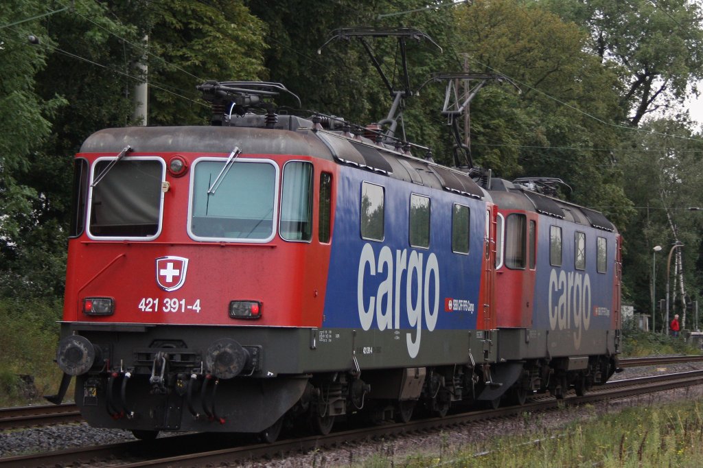 SBB Cargo 421 391 am 30.8.11 als Zweitlok bei der Durchfahrt durch Ratingen-Lintorf.