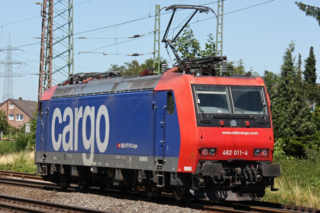 SBB Cargo 482 011 war am 1.8.12 Lz auf dem Weg nach Gelsenkirchen-Bismark.Aufgenommen in Ratingen-Lintorf.