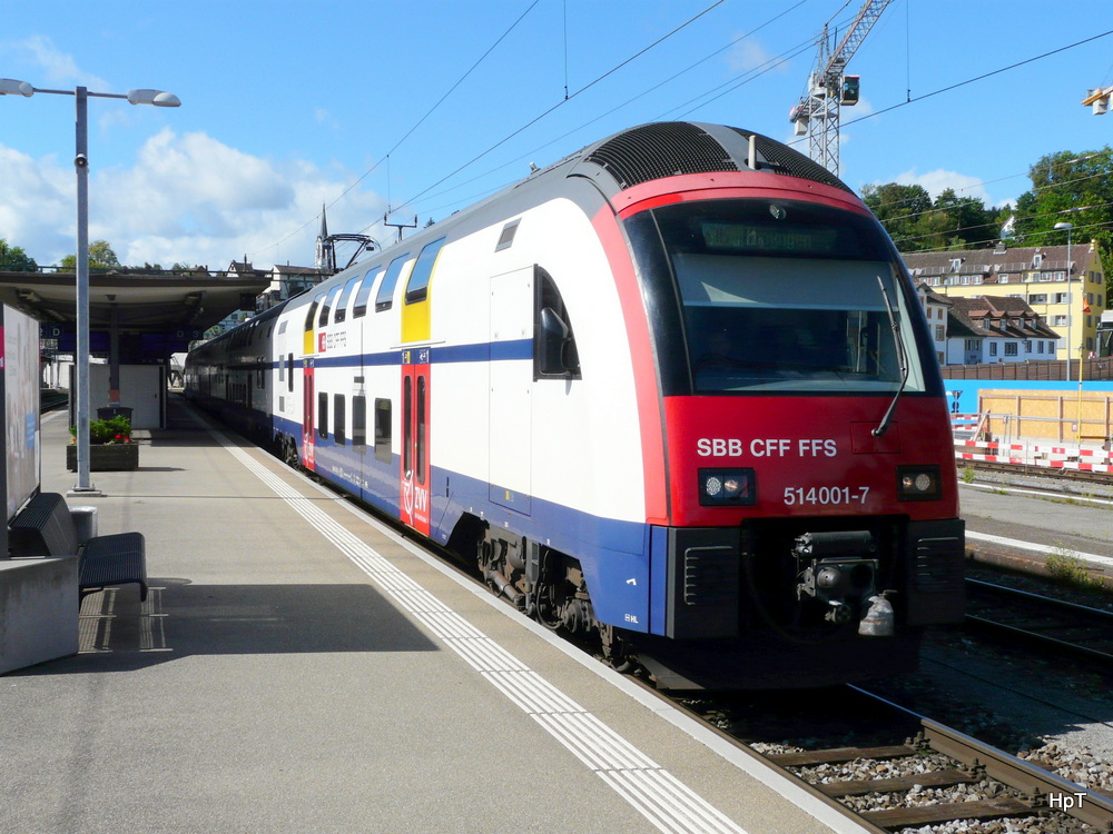 SBB - Der Triebzug RABe 511 001-7 bei der ausfahrt aus dem Bahnhof Schaffhausen am 26.08.2012