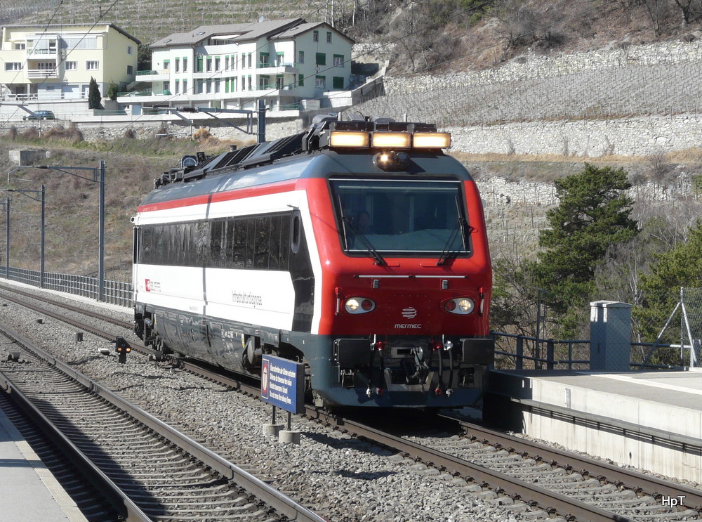 SBB - Dienstfahrzeug  XTmass 99 85 91 60 001-5 bei der durchfahrt im Bahnhof Leuk am 18.03.2011