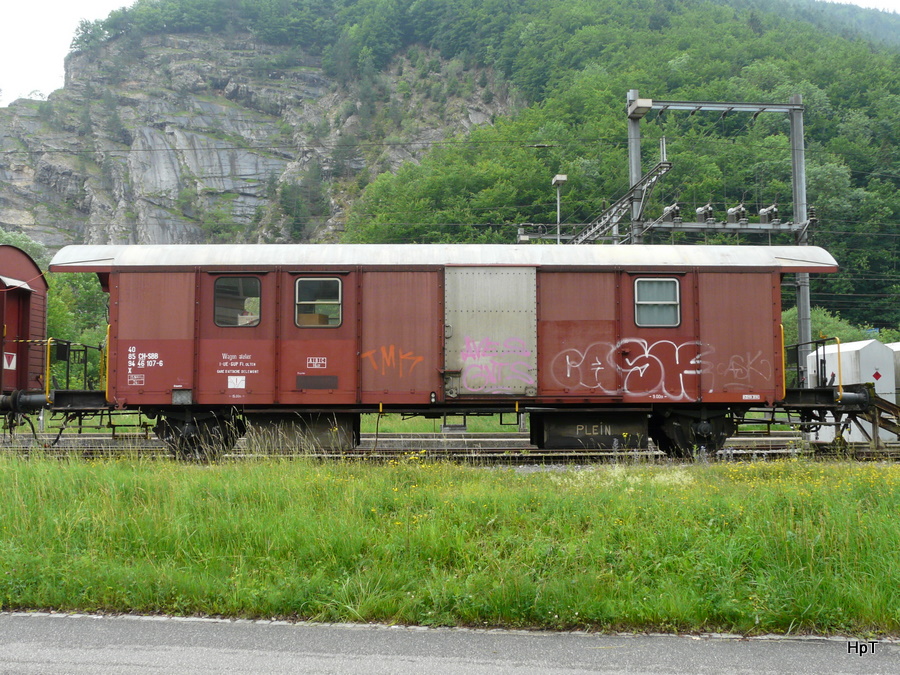 SBB - Dienstwagen X 40 85 94 46 107-6 Abgestellt in Reuchenette-Pry am 19.06.2010