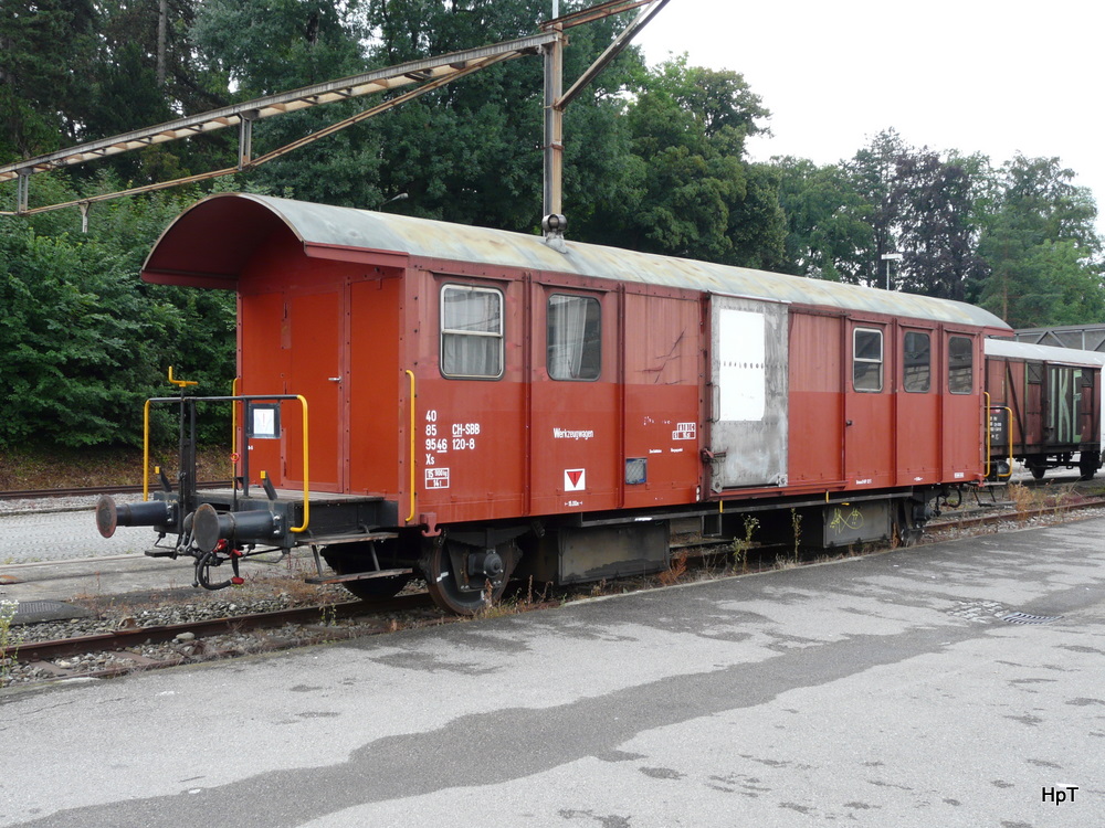 SBB - Dienstwagen Xs 40 85 95 46 120-8 im Gterbahnhof von Winterthur am 10.07.2011