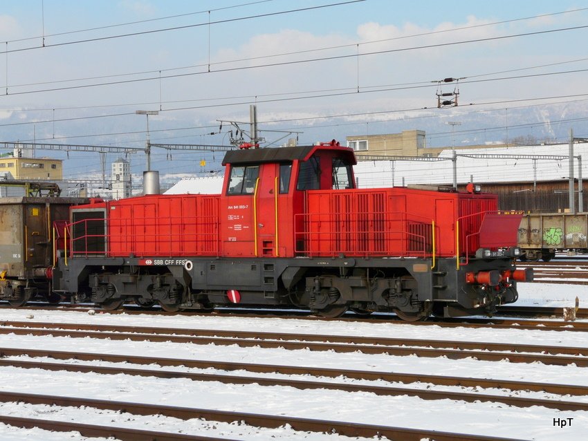 SBB - Diesellok Am 841 003-7 bei Rangierarbeiten im Bahnhof Yverdon am 19.12.2009