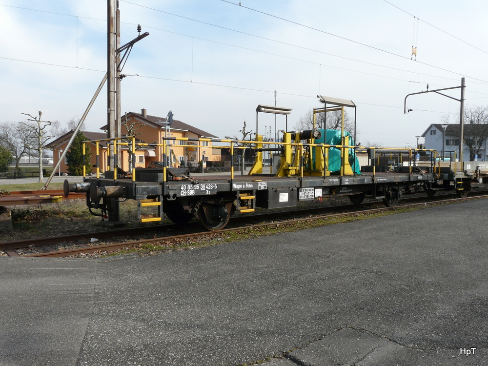 SBB - Diesntwagen Xs 40 85 95 38 428-5 in Oensingen am 12.03.2011