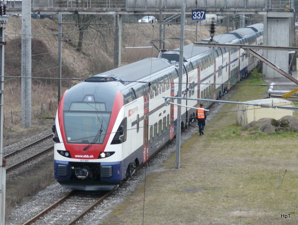 SBB - Doppelstockzug RABe 511 002-1 hinter dem SBB Depot in Biel am 26.02.2011