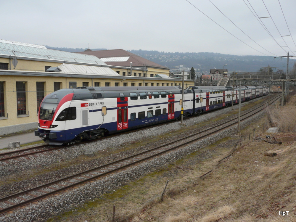 SBB - Doppelstockzug RABe 511 002-1 hinter dem SBB Depot in Biel am 26.02.2011