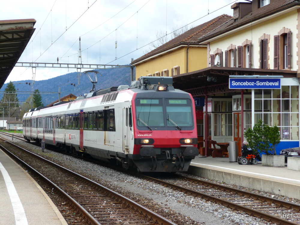 SBB - Einfahrender Domino als Regionalzug im Bahnhof Soncebon-Sombeval am 21.05.2012