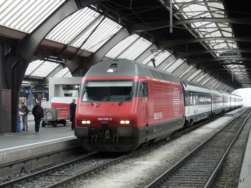 SBB - Einfahrender IR mit der Lok 460 059-9 im HB Zrich am 27.04.2013