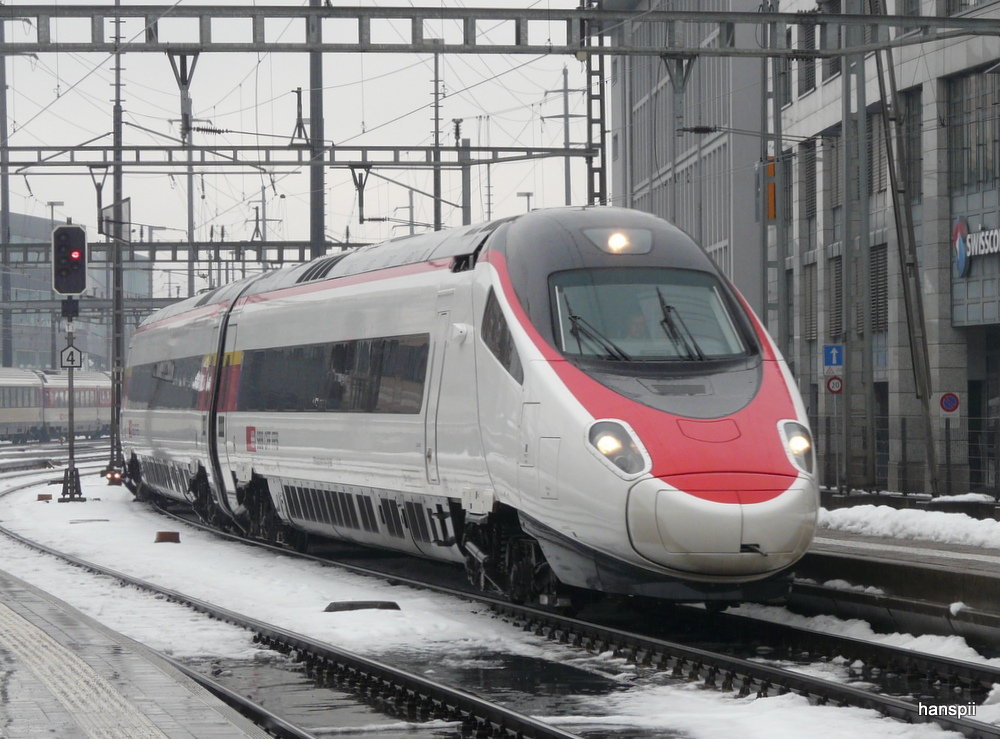 SBB - ETR 610 105-4 bei der einfahrt im Bahnhof Olten am 15.12.2012