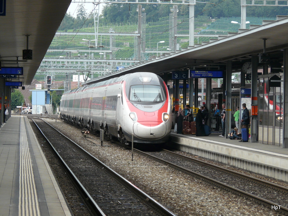 SBB - ETR 610 105 bei der einfahrt im Bahnhof Spietz am 03.09.2012
