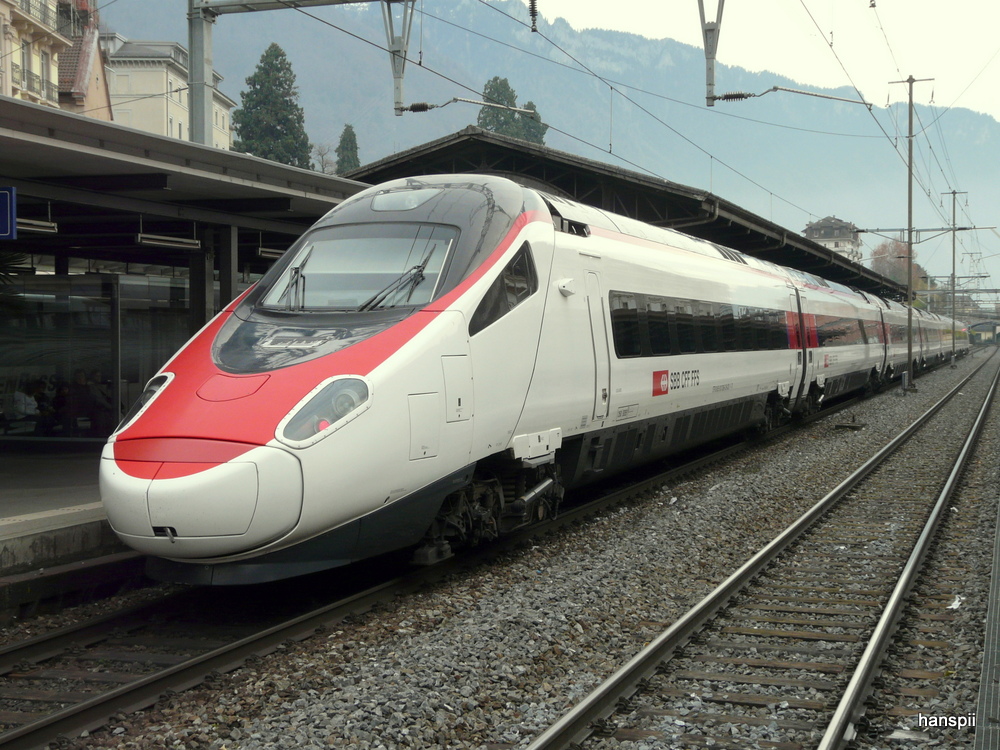 SBB - ETR 610 106-2  im Bahnhof Montreux am 24.11.2012