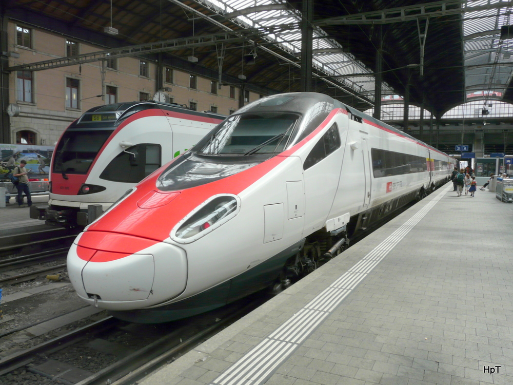 SBB - ETR 610 110-4 im Bahnhof Basel SBB am 28.07.2012