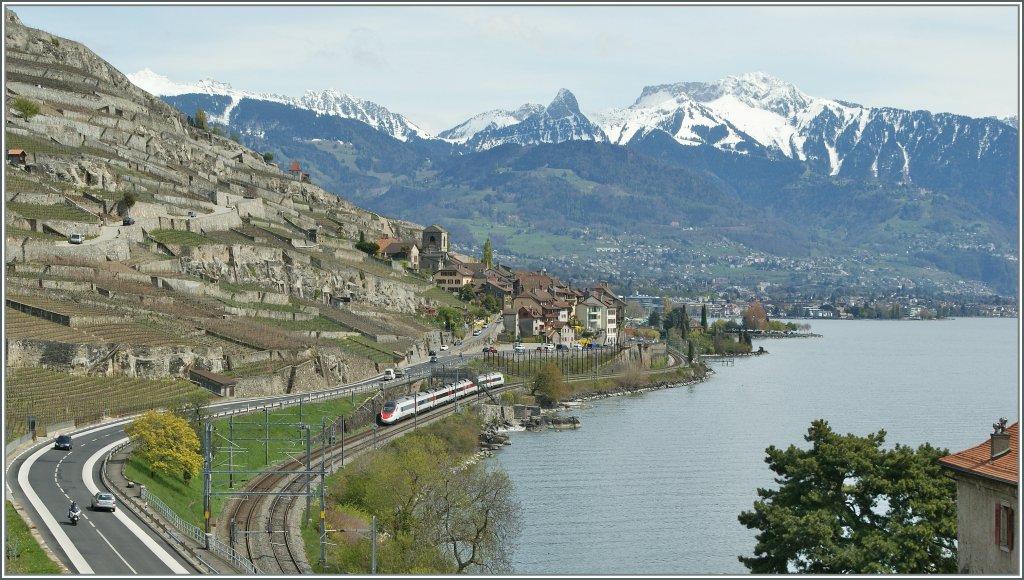 SBB ETR 610 als EC 39 von Genve nach Milano bei St-Saphorin.
23. April 2012 