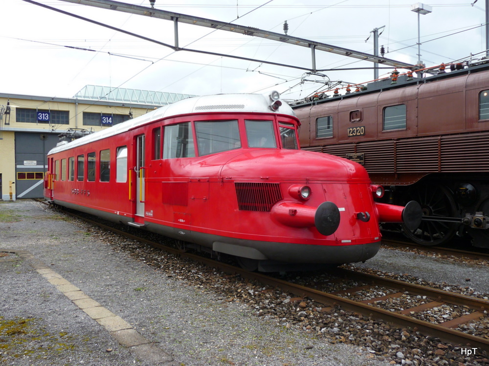 SBB - Fahrzeugausstellung bei der SBB im Depot Biel/Bienne mit dem RAe 2/4 1001 anlsslich der 150 Jahre Feier des Jurabogens am 26.09.2010