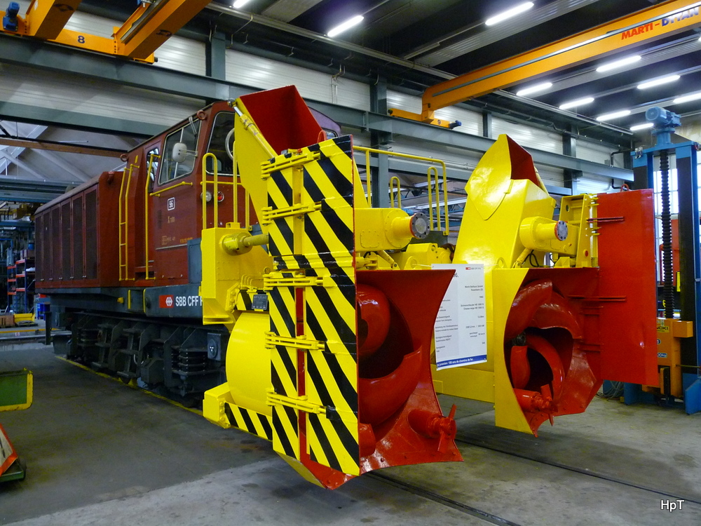 SBB - Fahrzeugausstellung in der SBB Werksttte Biel/Bienne mit der X rot m 96 anlsslich der 150 Jahre Feier des Jurabogens am 26.09.2010
