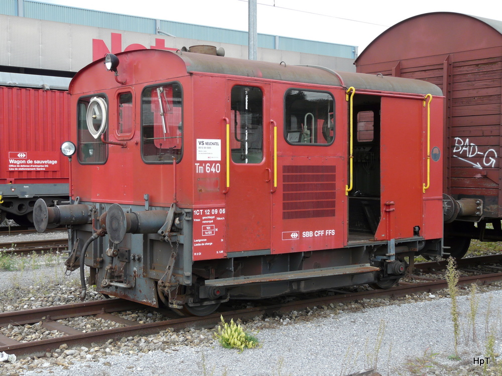SBB - Fahrzeugausstellung im SBB Werksttteareal Biel/Bienne mit dem Tm 2/2 640 anlsslich der 150 Jahre Feier des Jurabogens am 26.09.2010
