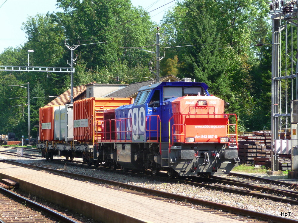 SBB - Gterzug mit der Am  843 087-8 im Bahnhof Ramsei am 07.09.2012