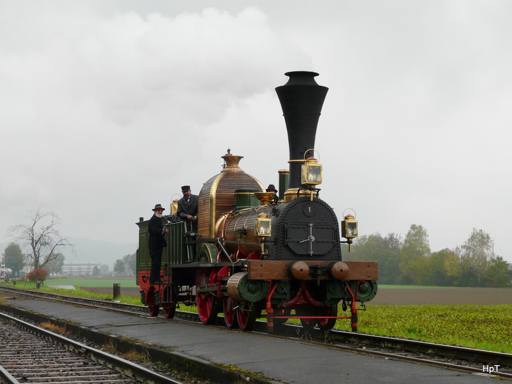 SBB Historic - Dampfextrazug mit den Lok Limmat unterwegs in Arch am 16.010.2010 