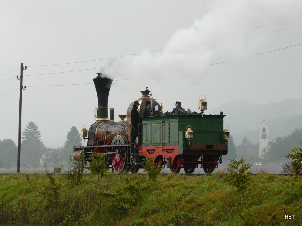 SBB Historic - Dampflok D 1/3 Limmat an einem verregneten Sontag bei einer Extrfahrt unterwegs bei Rti bei Bren am 16.10.2010

