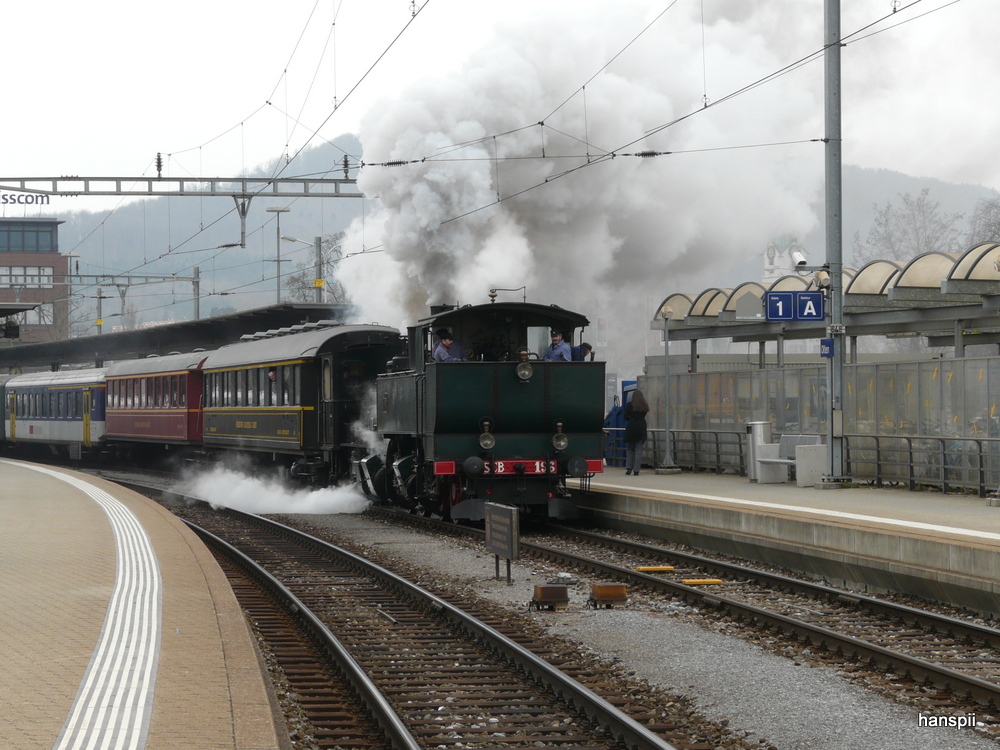 SBB Historic - Dampflok Ed 2x2/2  196 mit Extrazug im Bahnhof Olten am 07.04.2013 