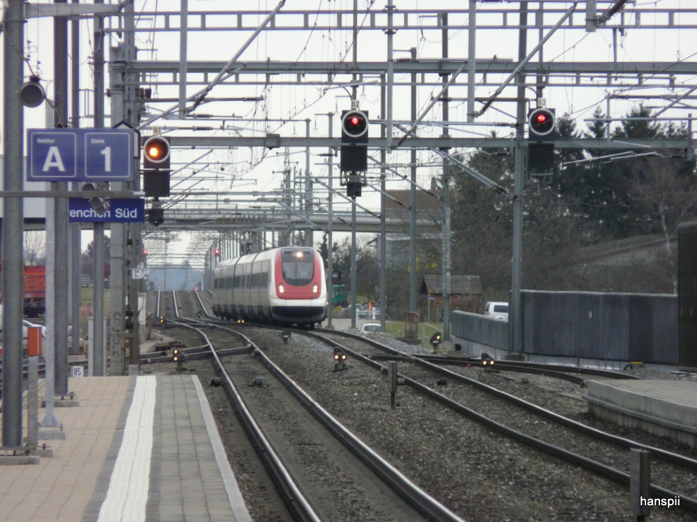 SBB - ICN A.Honegger unterwegs im Bahnhofsareal von Grenchen Sd am 29.01.2013