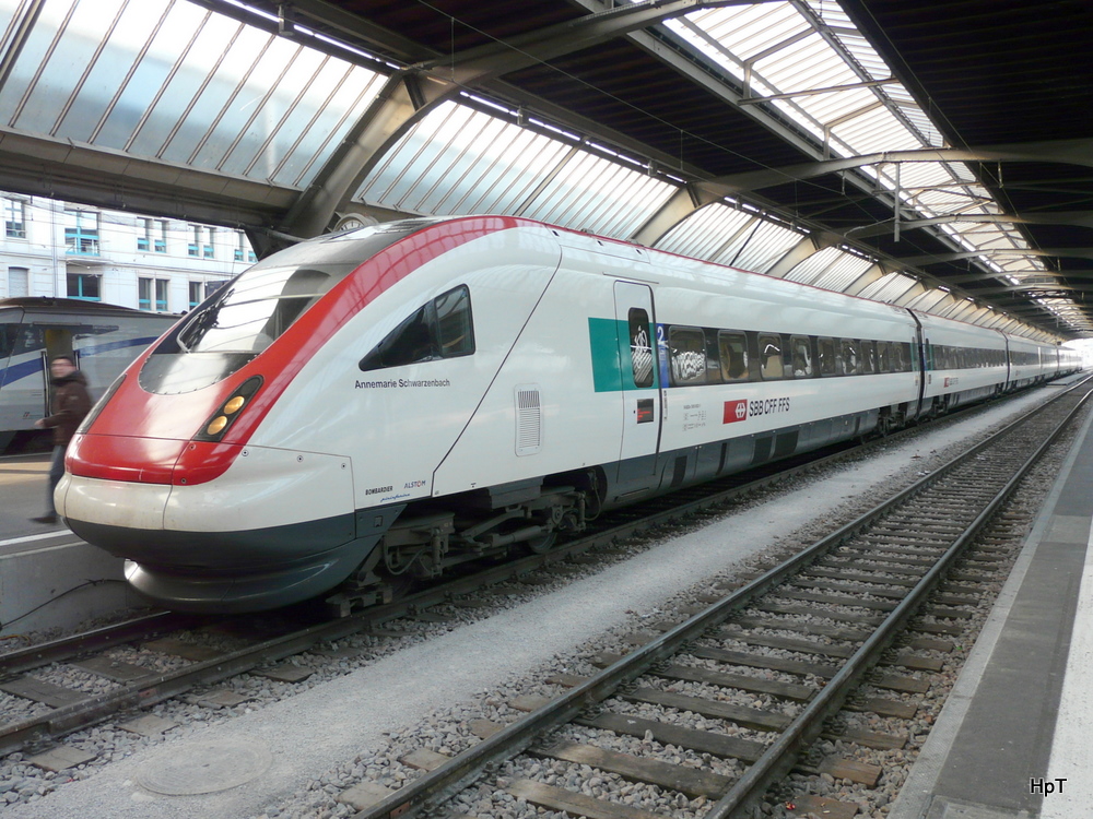 SBB - ICN Annemarie Schwarenbach im Hauptbahnhof Zich am 23.01.2011