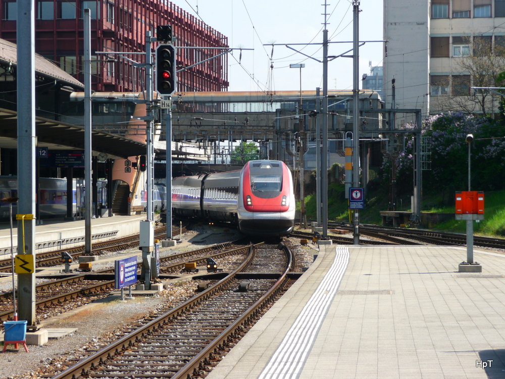 SBB - ICN Denis de Rougemont bei der einfahrt im Bahnhof Basel SBB am 16.04.2011 