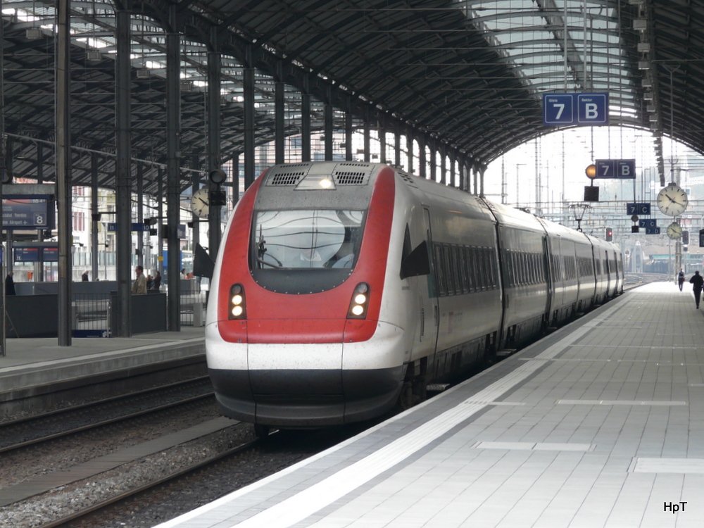 SBB - ICN Jeanne Hersch im Bahnhof Olten am 31.10.2010