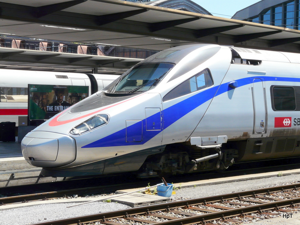 SBB - Kopf vom ETR 610 105-4 im Bahnhof Basel SBB am 26.06.2011
