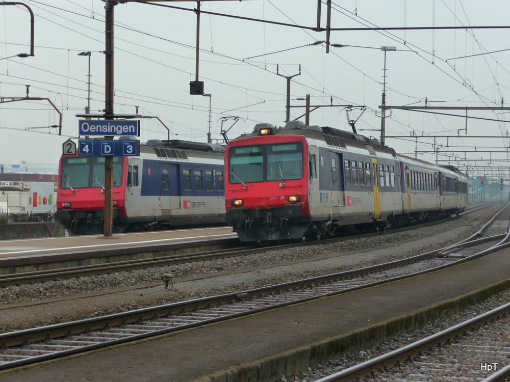 SBB - Kreuzung von zwei Regios im Bahnhof Oensingen am 07.09.2010