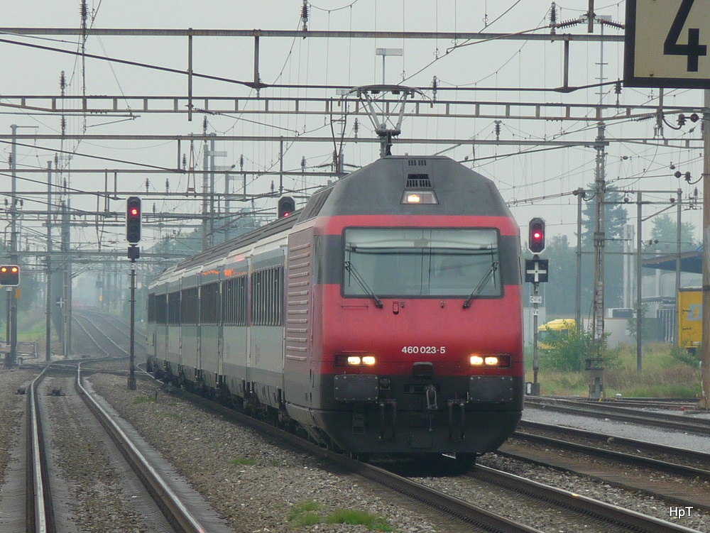 SBB - Lok 460 023-5 vor IR Biel - Zrich bei der einfahrt in den Bahnhof Oensingen am 07.09.2010 .. Das Bild wure vom Perron aus Gemacht mit viel Tele ..Belichtungsdauer: 0.006 s (10/1600) (1/160), Blende: f/4.9, ISO: 100, Brennweite: 47.00 (470/10)