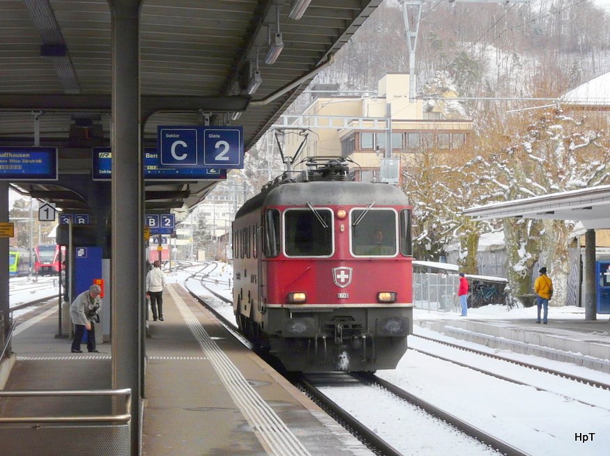 SBB - LOkzug Re 6/6 11609 bei der durchfahrt im Bahnhof Burgdorf am 30.01.2010
