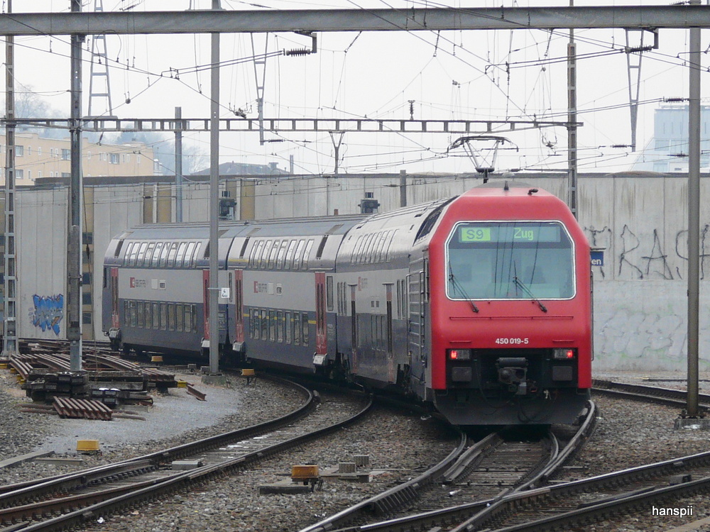 SBB - Nachschuss von der S9 (450 019-5) beim verlassen des Bahnhofs Altstetten am 23.02.2013