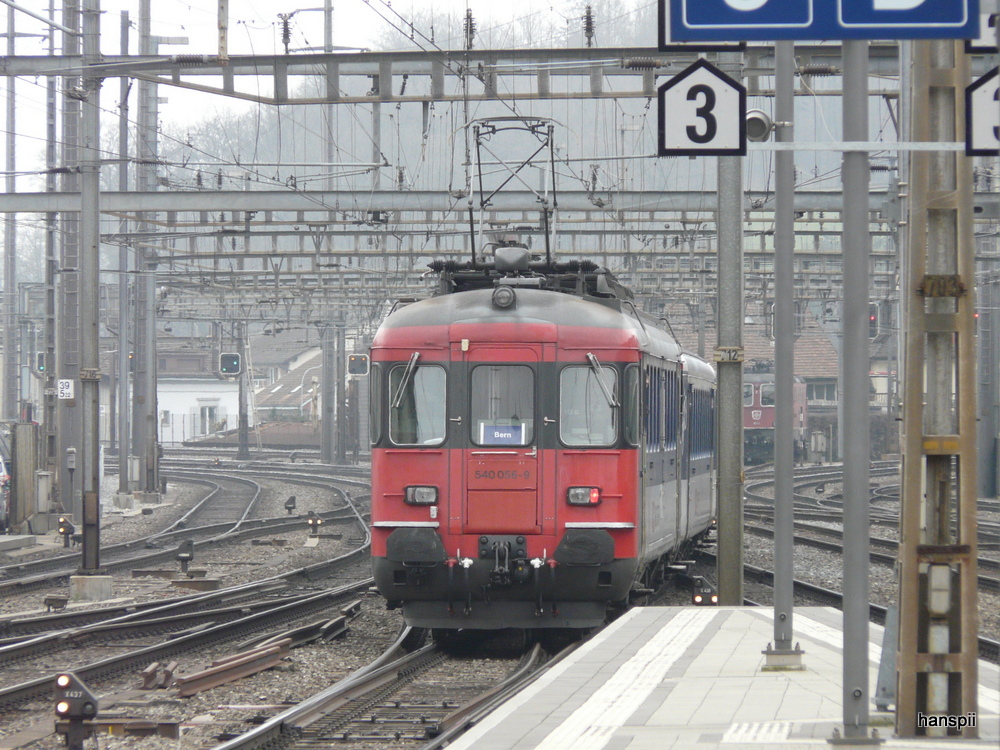 SBB - Nachschuss vom Triebwagen RBe 4/4 540 056-9 als Ersatzzug Zrich - Bern im Bahnhof Olten am 07.04.2013