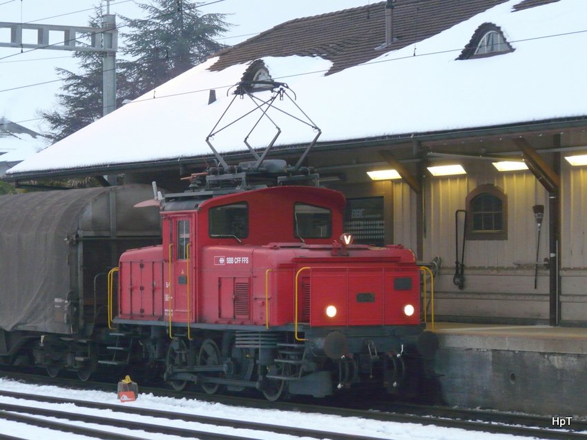 SBB - Rangierlok Ee 3/3 16412 im Bahnhofsareal von Gossau am 10.01.2010