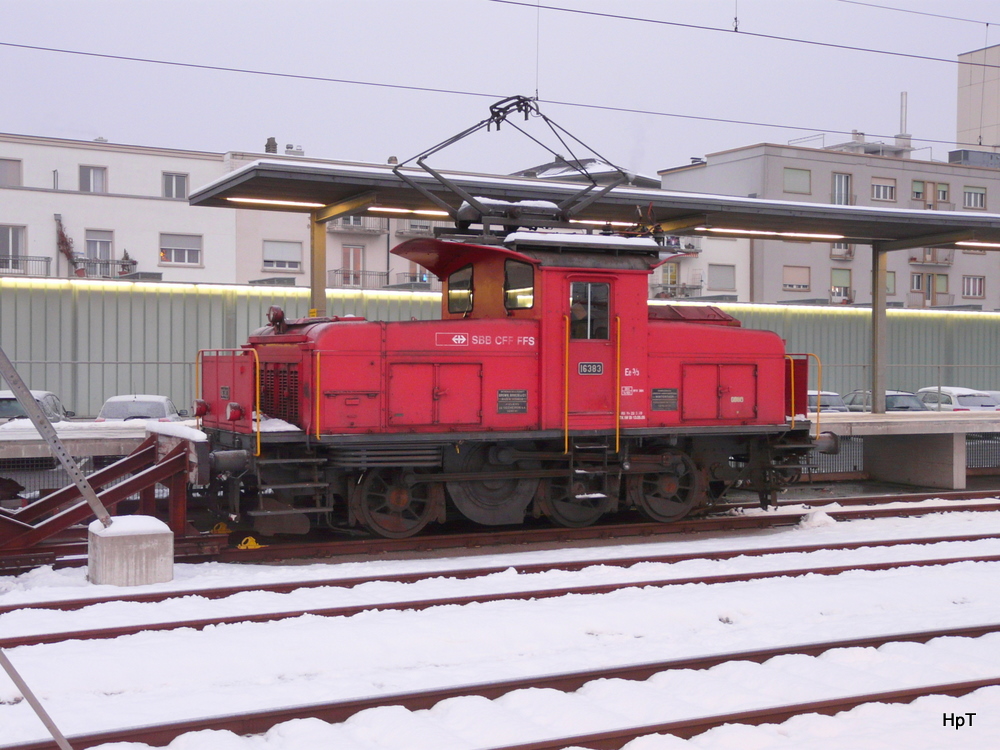 SBB - Rangierlok Ee 3/3 16383 in Biel am 03.12.2010