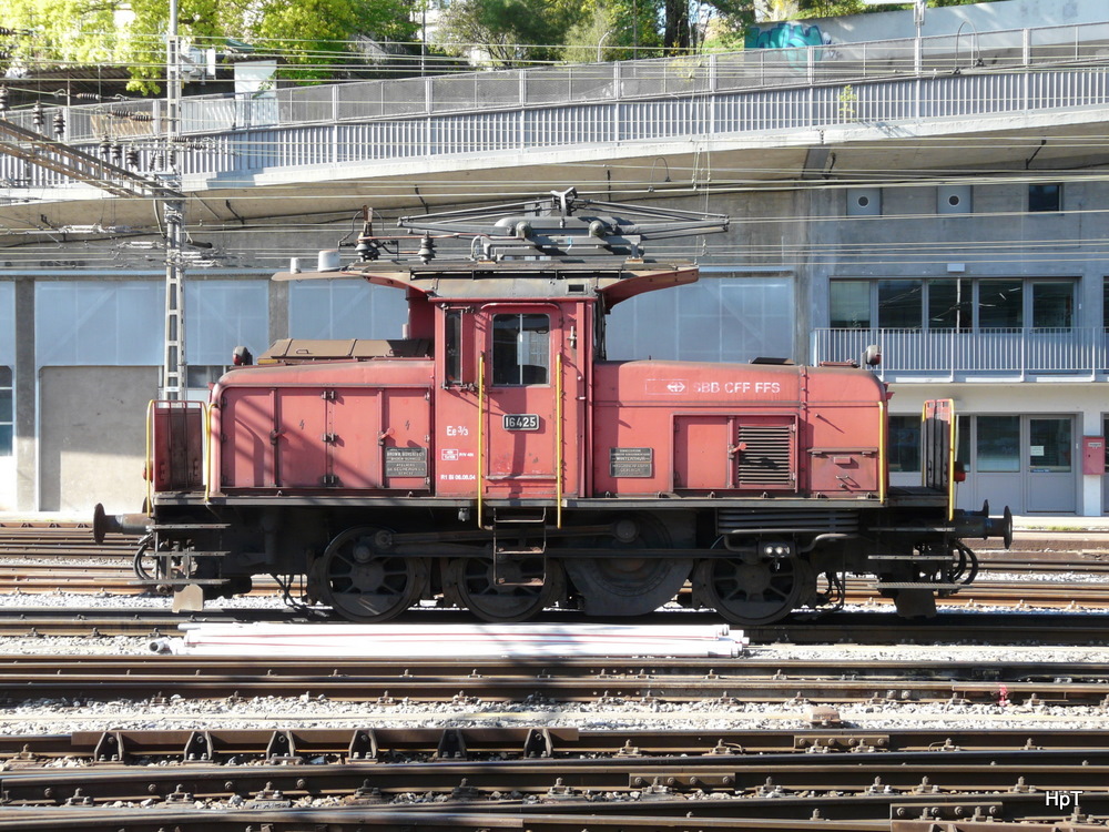 SBB - Rangierlok Ee 3/3 16425 im Bahnhof Bern am 09.04.2011