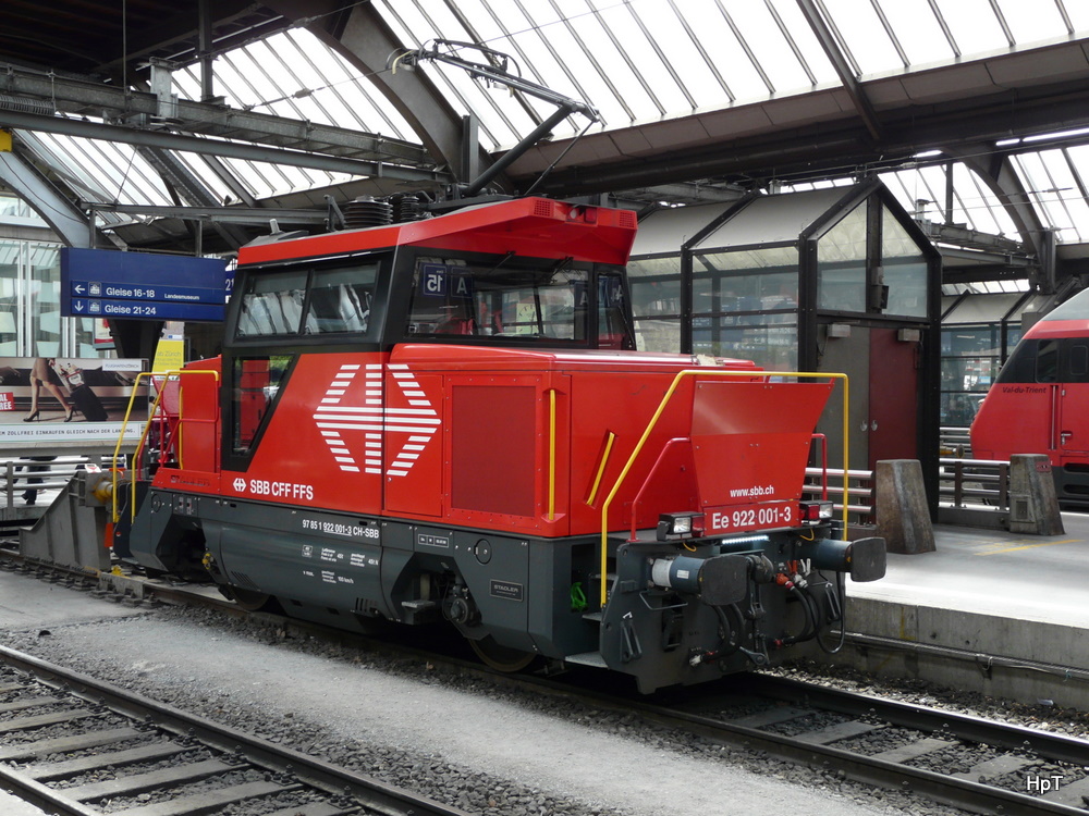 SBB - Rangierlok Ee 922 001-3 im Hauptbahnhof Zrich am 10.06.2011
