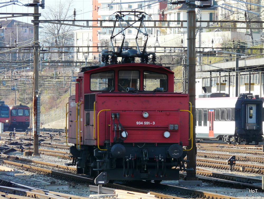 SBB - Rangierlok Ee 934 551-3 im Bahnhofsareal von Lausanne am 22.01.2011