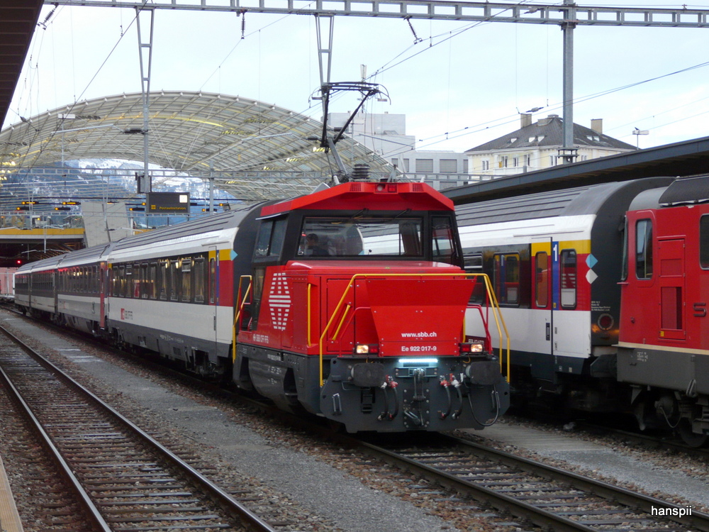 SBB - Rangierlok Eem 922 017-9 im Bahnhof Chur am 20.01.2013