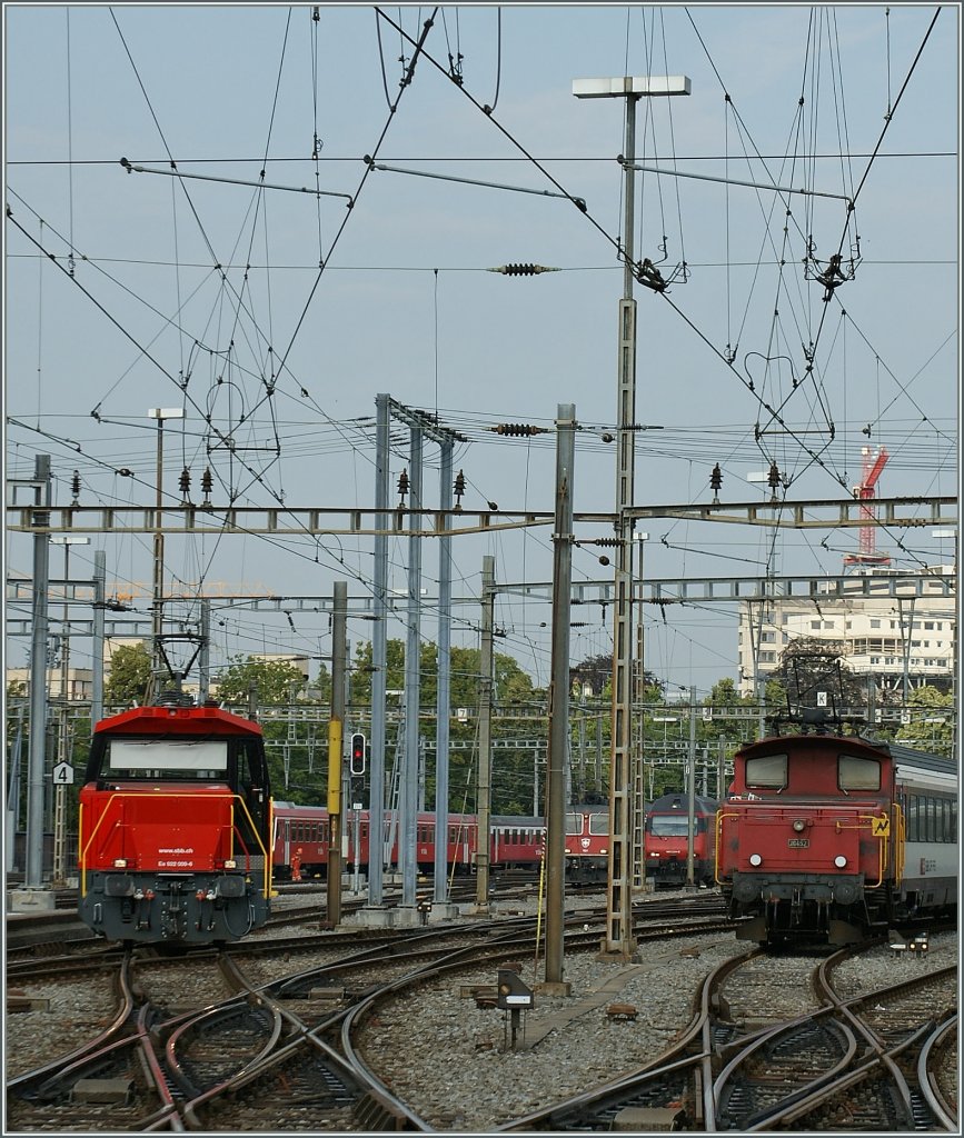 SBB Rangierloks in Bern: Ee 922 009-5 und die Ee 3/3 16452. 
29. Juni 2011