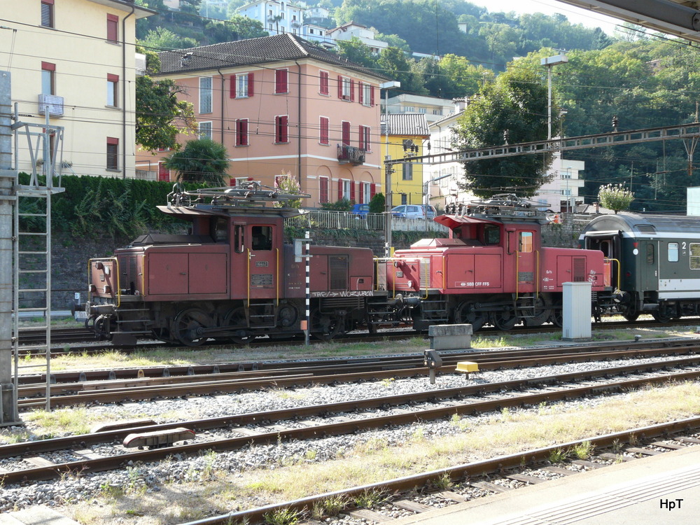 SBB - Rangierloks  Ee 3/3 16447 und Ee 3/3  16448 im Bahnhofsareal in Bellinzona am 18.09.2012