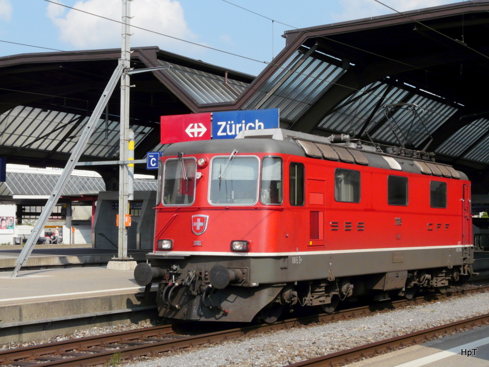 SBB - Re 4/4 11116 bei einer Rangierfahrt im Hauptbahnhof Zrich am 20.08.2010