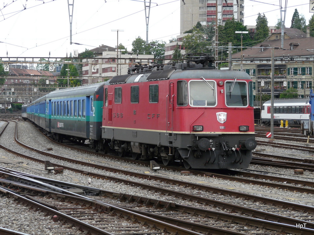 SBB - Re 4/4 11181 im Bahnhofsareal vom Bahnhof Bern am 23.06.2012