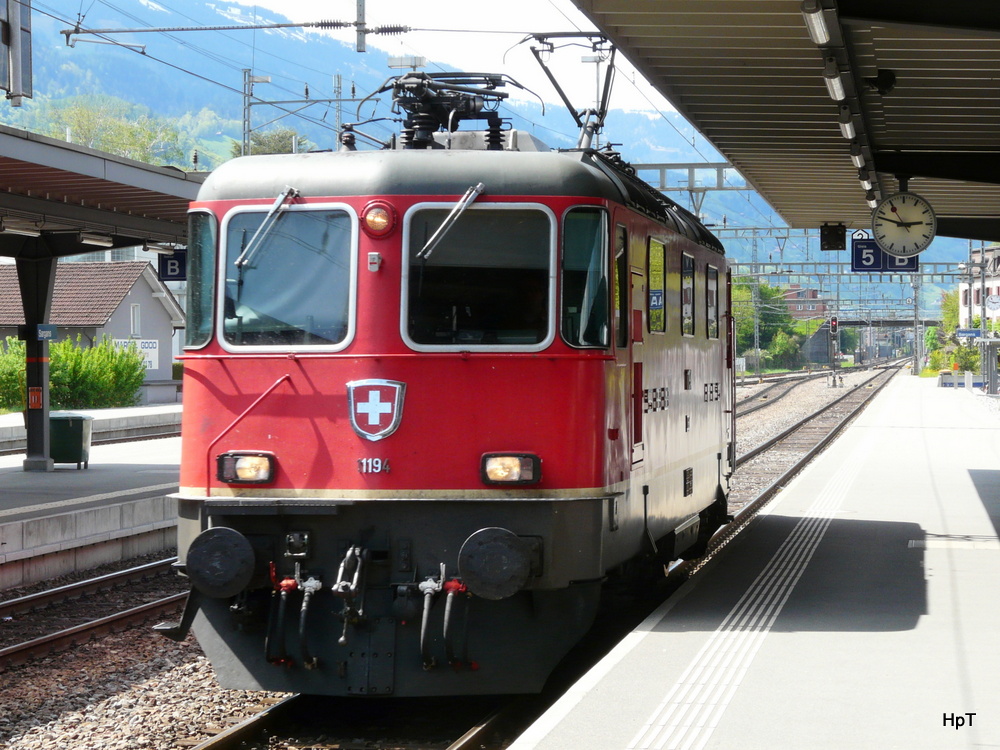 SBB - Re 4/4  11194 als Lokfahrt im Bahnhof Buchs am 03.05.2012