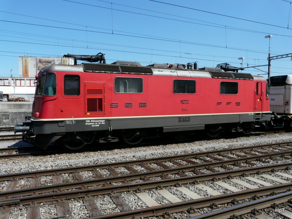 SBB - Re 4/4  11272 im Bahnhof von Gossau am 08.05.2013