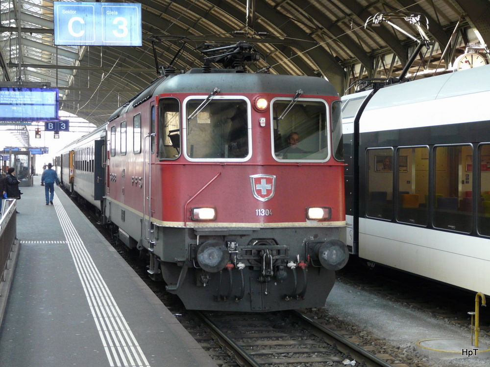 SBB - Re 4/4 11304 im Bahnhof St.Gallen am 01.03.2012