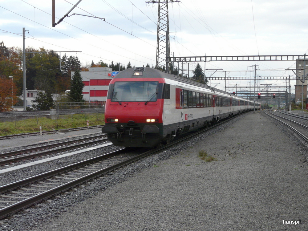 SBB - RE von Biel nach Bern bei der durchfahrt im Bahnhof Zollikofen am 02.11.2012