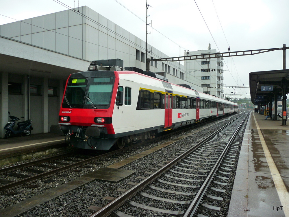 SBB - Regio mit dem Steuerwagen ABt 50 85 39-43 879-8 am Schluss unterwegs auf der S 29 in Langenthal am 30.08.2012