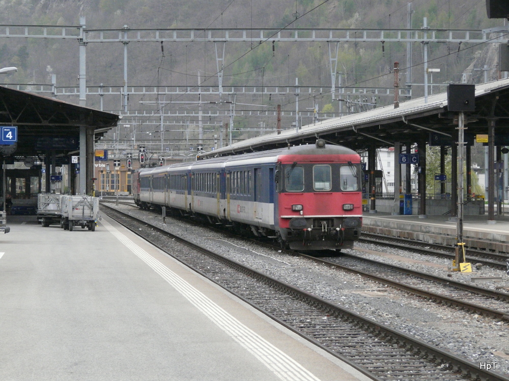 SBB - Res. Pendelzug abgestellt im Bahnhof Brig am 08.04.2012